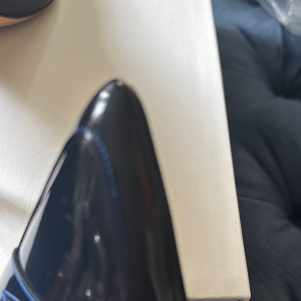 Manolo Blahnik Navy Patent Leather Heels - Picture 5 of 6